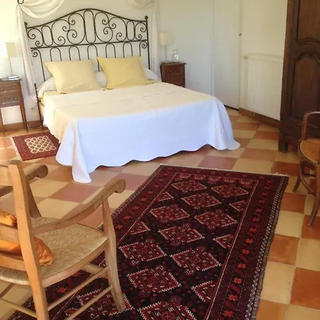 Chateau Pierre De Lune Bed and Breakfast 3*