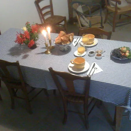 Chateau Pierre De Lune Bed & Breakfast