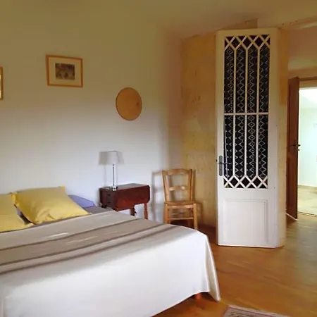 Chateau Pierre De Lune Oda ve Kahvaltı 3*