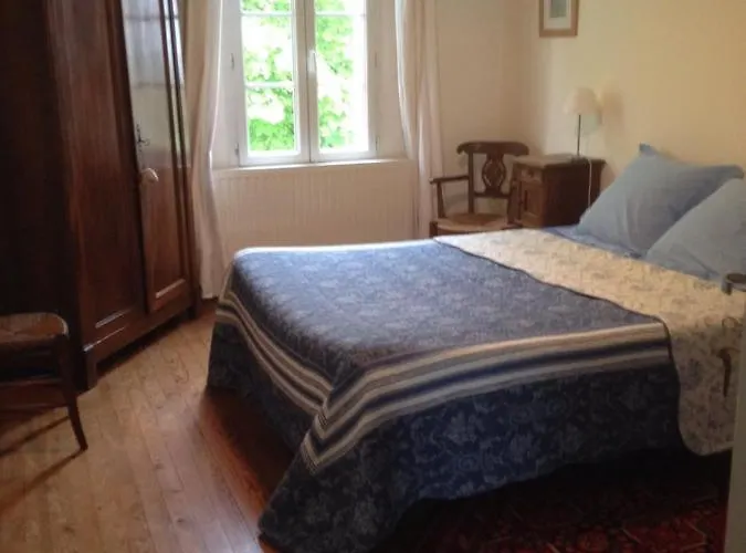 Chateau Pierre De Lune לינה וארוחת בוקר סנט-אמיליון