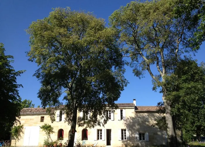 Chateau Pierre De Lune לינה וארוחת בוקר סנט-אמיליון