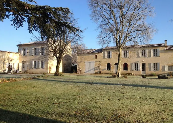 Chateau Pierre De Lune לינה וארוחת בוקר